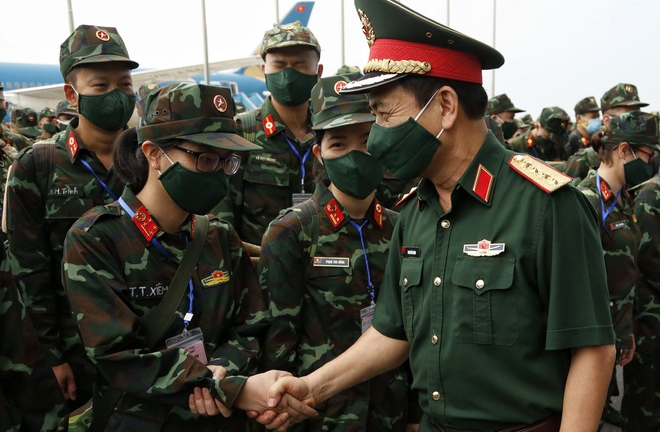 Phó Thủ tướng Lê Văn Thành và Bộ trưởng Quốc phòng vào TP.HCM chỉ đạo chống dịch