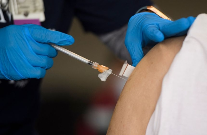 Gian dối để được tiêm vaccine COVID-19 đến 5 lần, người đàn ông bị bắt