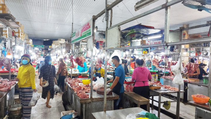 Đề xuất mở lại một số chợ, cửa hàng tạp hóa phục vụ dân Đà Nẵng