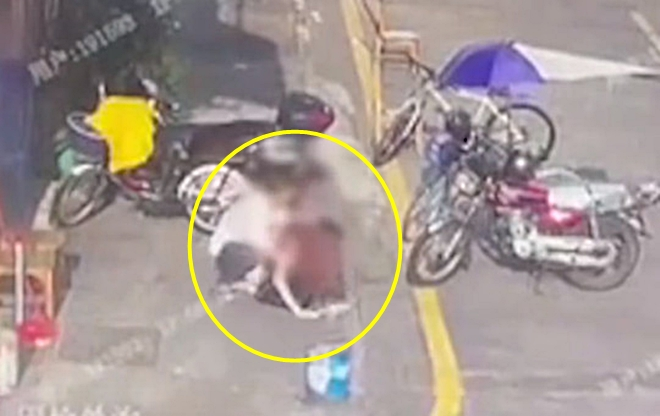 Cô gái bị tấn công tình dục ngay trên lề đường ở Trung Quốc