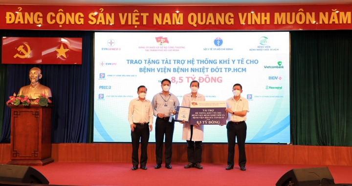 Thêm hệ thống Oxy cho gần 400 giường điều trị COVID-19 tại BV Nhiệt đới TP.HCM