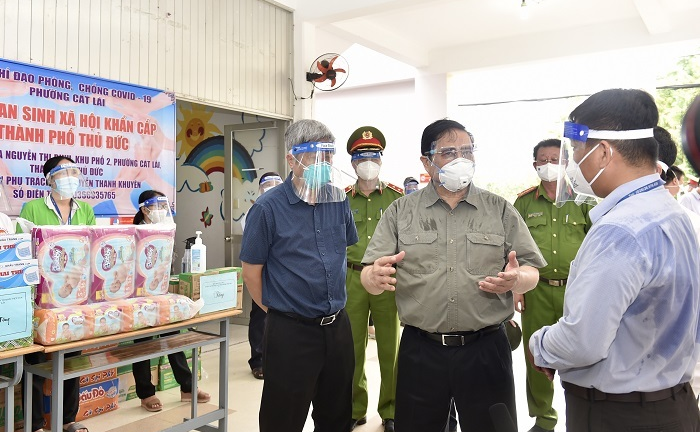 Thủ tướng: Dồn lực chăm lo cho dân, tận dụng thời gian vàng đẩy lùi dịch bệnh