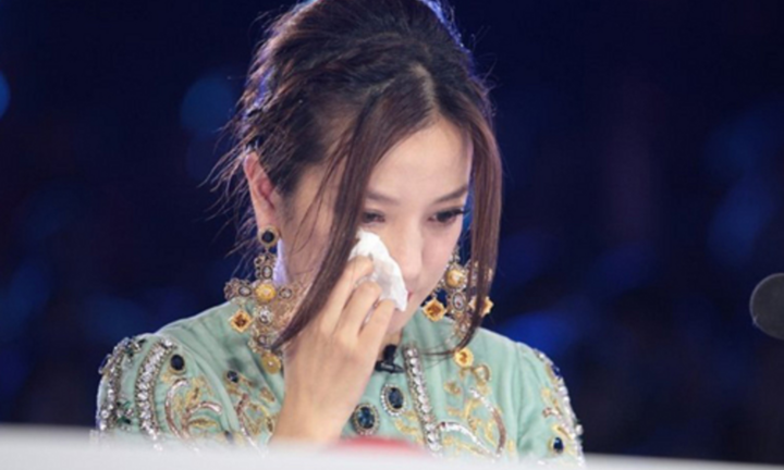 Triệu Vy bị tẩy chay và chiến dịch thanh trừng showbiz Trung Quốc