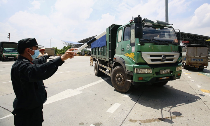 Bộ trưởng Giao thông Vận tải lên tiếng vụ công chức bán thẻ 'luồng xanh'