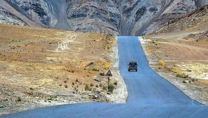 Bí ẩn ngọn đồi nam châm: Xe tắt máy vẫn tự chạy lên dốc, máy bay phải né xa