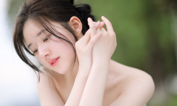 Nhan sắc mỹ nữ là đối thủ của Địch Lệ Nhiệt Ba