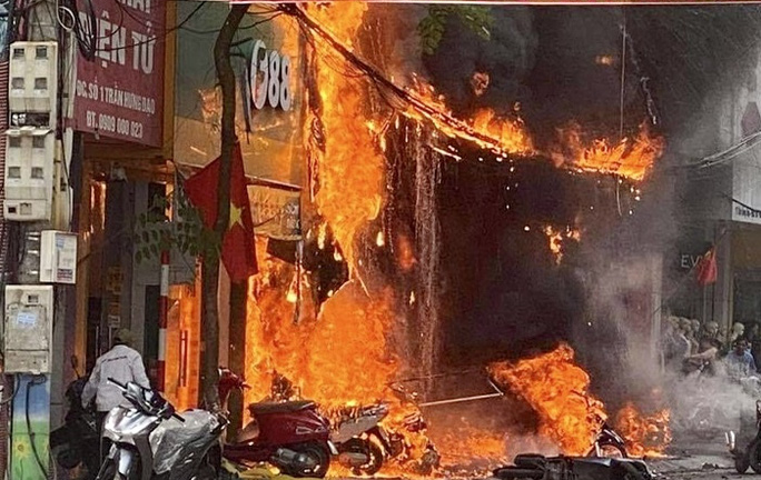 Lời khai của nghi phạm ném bom xăng làm cháy 4 cửa hàng ở Vĩnh Phúc