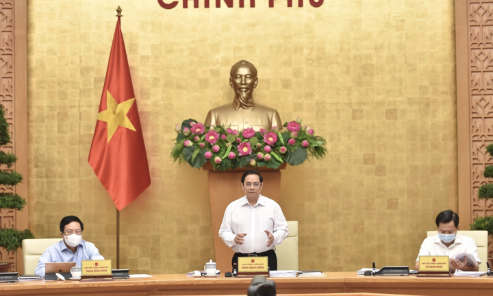 Thủ tướng: Nhanh chóng kiểm soát dịch bệnh, xây dựng kịch bản phục hồi kinh tế