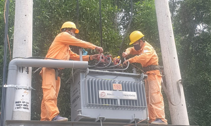 Cấp điện 'thần tốc' cho những điểm nóng chống dịch tại tỉnh Bình Dương