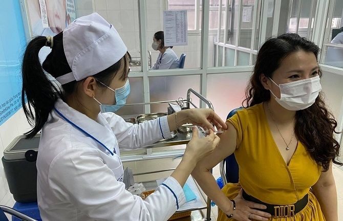 Hà Nội sẽ mở thêm điểm tiêm vaccine COVID-19, tổ chức tiêm cả buổi tối