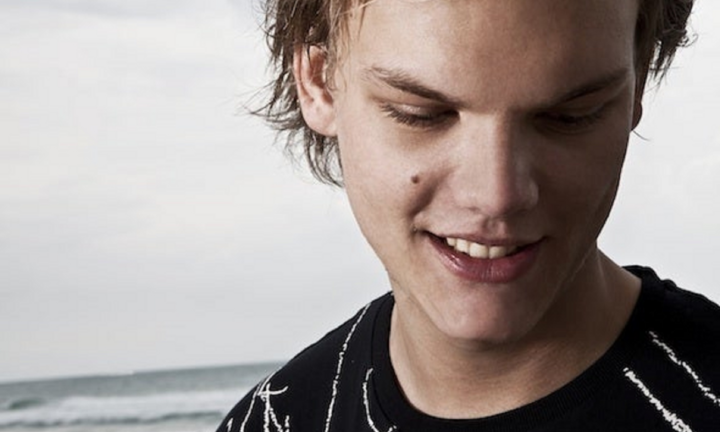 Google Doodle kỷ niệm sinh nhật thứ 32 của DJ Avicii - DJ nâng tầm nhạc điện tử 