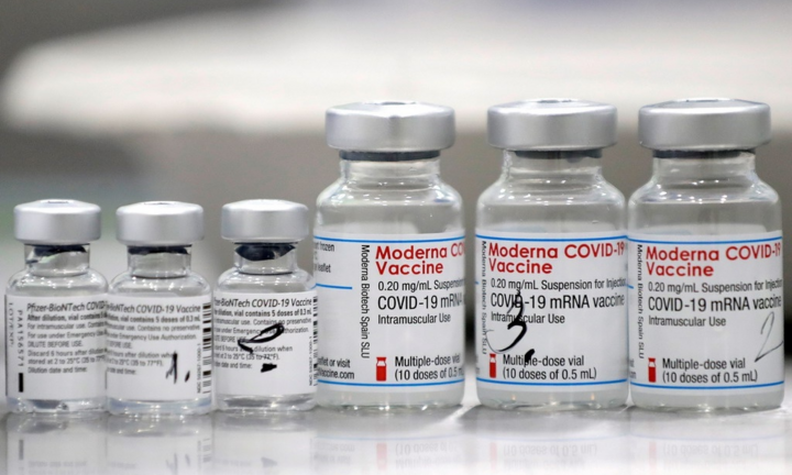 Các nước đang tiêm trộn vaccine COVID-19 ra sao?