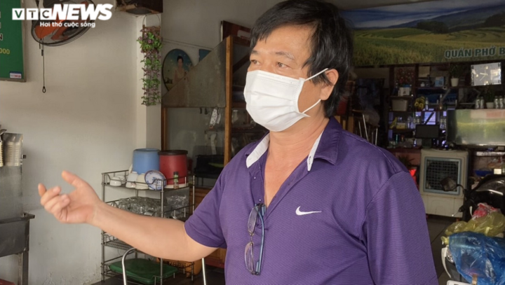 TP.HCM cho hàng ăn bán đem về: Chủ quán lo nhiều hơn mừng
