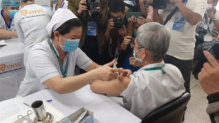 TP.HCM sẽ tiêm vaccine tại nhà cho người dân trong khu vực phong toả