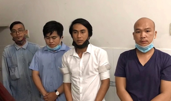 Phá đường dây bán giấy đi đường ở TP.HCM giá 1-2 triệu đồng