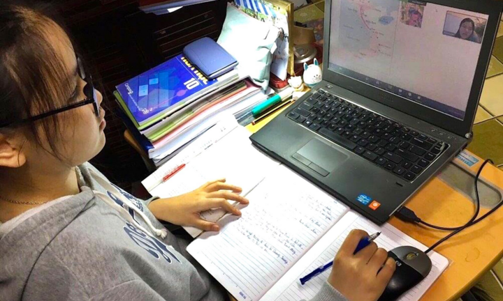 Học online nhàm chán, học sinh ngủ gật: Giáo viên cần làm gì?