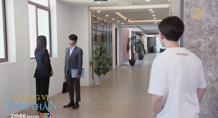 Hương vị tình thân tập 35: Huy khó chịu khi thấy vợ nói chuyện với tình cũ