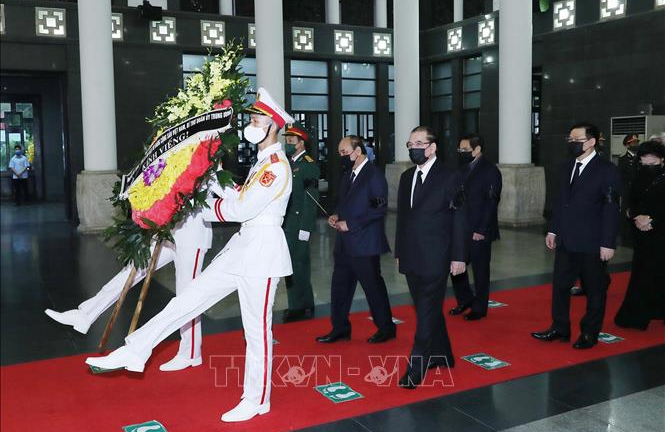 Ảnh: Lãnh đạo Đảng, Nhà nước viếng Đại tướng Phùng Quang Thanh