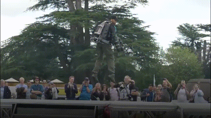 Video: Cận cảnh bộ đồ bay phản lực chạy bằng điện