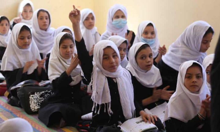 Taliban cấm nữ sinh trở lại trường trung học