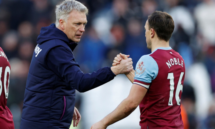 Thua Man Utd, David Moyes không hối hận khi tung Noble vào sân sút 11m ở phút 93