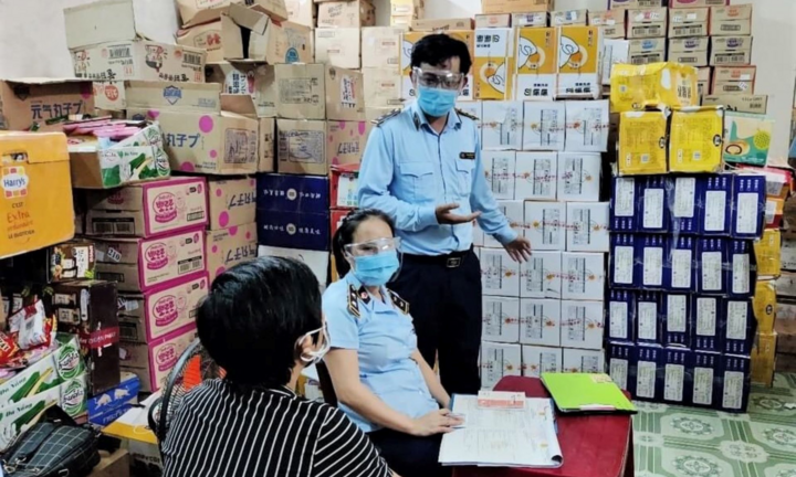 Tạm giữ nhiều bánh Trung thu do Trung Quốc sản xuất không có hóa đơn, chứng từ