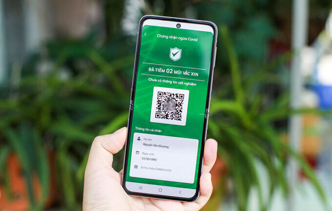 Long An chính thức áp dụng 'thẻ xanh, thẻ vàng COVID' thay giấy đi đường