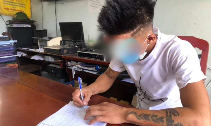 Xử phạt nam thanh niên chửi bới, thách thức lực lượng chống dịch 