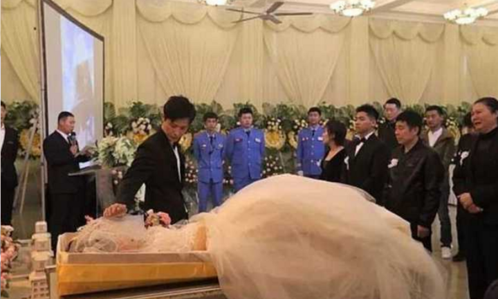 Rợn người hủ tục kết hôn với người đã khuất, tốn hàng trăm triệu cho đám cưới