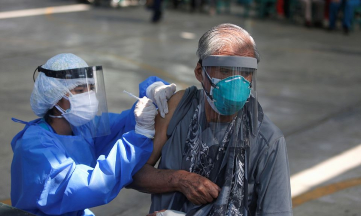 Mỹ lần đầu ghi nhận 2.000 người chết một ngày do COVID-19 sau hơn 6 tháng