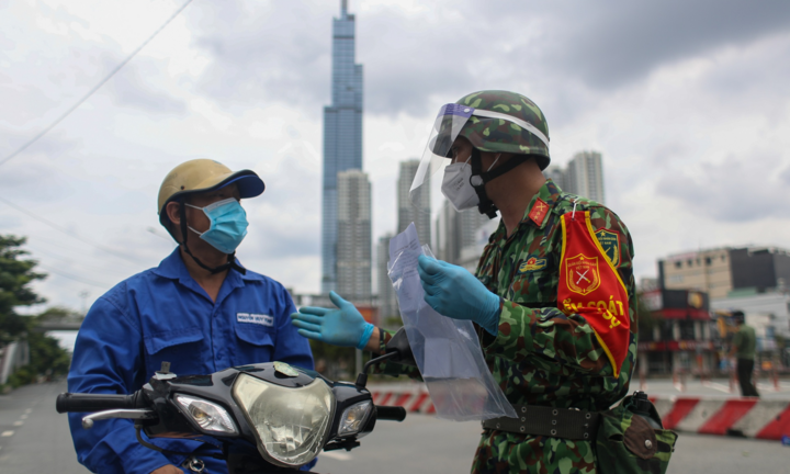 TP.HCM dự kiến tháo gỡ các chốt chặn trên đường trước 30/9