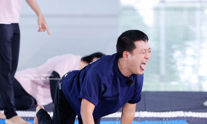 Trường Giang 'xả thân' trên sân bóng, Thúy Ngân lần đầu làm thủ môn