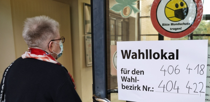 Người dân Đức bắt đầu đi bỏ phiếu