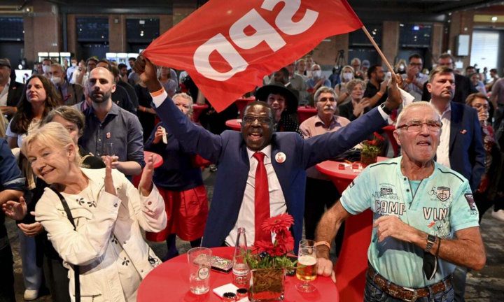 Kết quả bầu cử Đức: Đảng của bà Angela Merkel giành số phiếu thấp kỷ lục