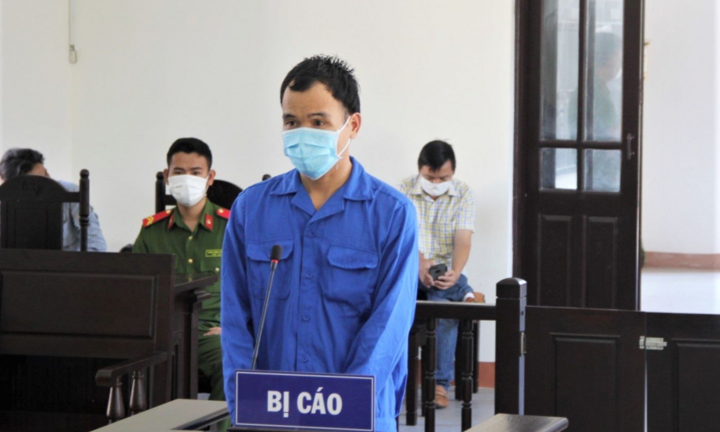 Đánh công an trực chốt kiểm dịch, nam thanh niên lãnh án 30 tháng tù