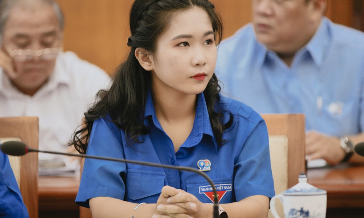 Quán quân siêu thủ lĩnh làm tổng đài viên 1022 và những cuộc gọi lúc nửa đêm