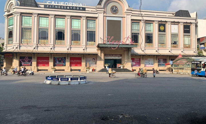 Chợ 'nhà giàu' vẫn đóng cửa im lìm sau nhiều ngày Hà Nội nới lỏng giãn cách