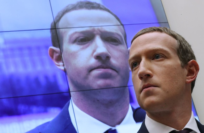 Cổ phiếu Facebook lao dốc