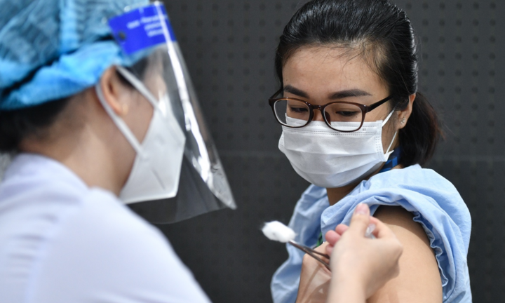 Hà Nội phân bổ hơn 120.000 liều vaccine AstraZeneca