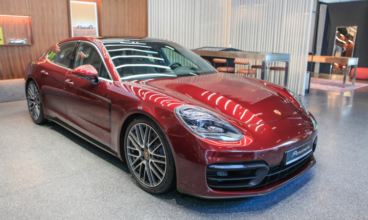 Các lựa chọn sedan thể thao cỡ lớn giá từ 5 tỷ đồng tại Việt Nam