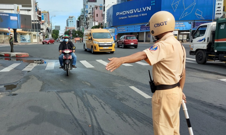 CSGT TP.HCM tạm thời không xử phạt xe hết hạn đăng kiểm tới hết ngày 30/10