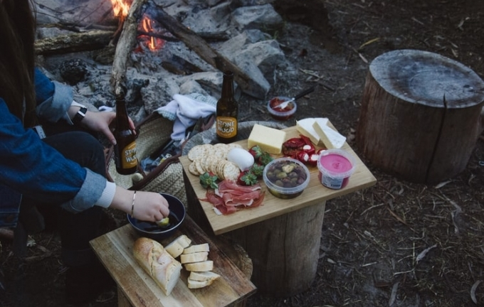 Làm thế nào để bảo quản thực phẩm đúng cách khi đi picnic