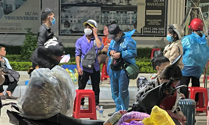 28 người Đan Lai đi bộ từ Bình Dương đã về đến quê nhà Nghệ An