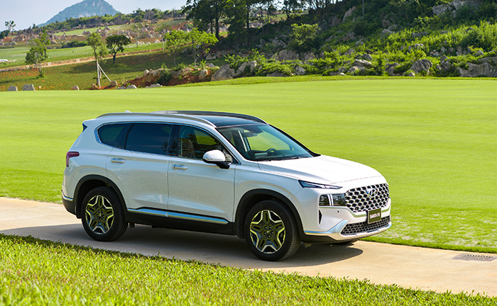 'Soi' hệ thống Smartsense trên Hyundai Santa Fe 2021