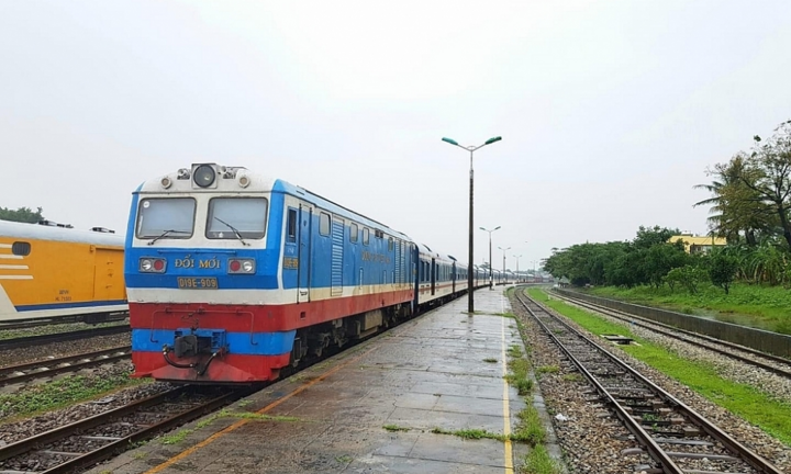 Thí điểm tổ chức vận tải hành khách bằng đường sắt từ 13/10