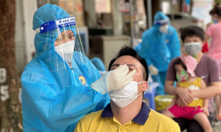 Ban hành quy định tạm thời 'thích ứng an toàn' COVID-19 với 4 cấp độ dịch