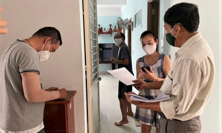 Đà Nẵng: Thợ nề, người đánh giày, bán hàng rong được nhận tiền hỗ trợ