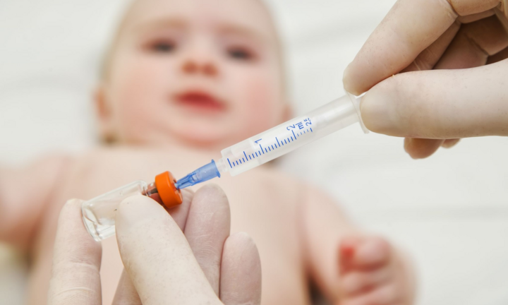 Cha mẹ cần làm gì khi trẻ chưa được tiêm vaccine COVID-19?