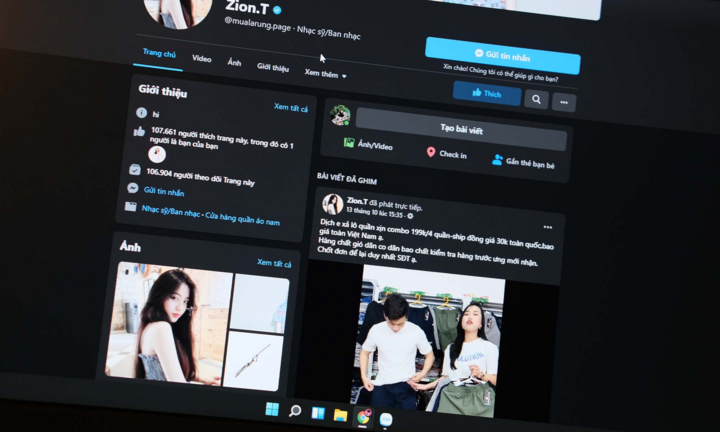 Hai người Việt livestream bán quần áo trên fanpage của rapper Hàn Quốc