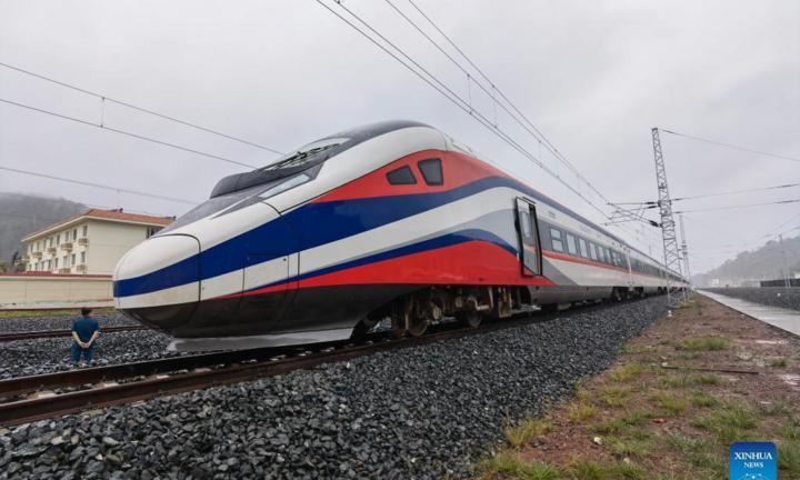 Lào nhận tàu cao tốc 'Triệu Voi' từ Trung Quốc, vận tốc tối đa 160km/h